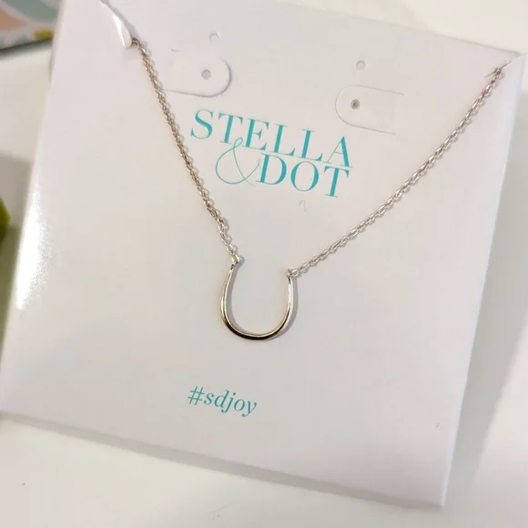 Stella & Dot Horseshoe Momento Charm Keeper Necklace (Silver) - Picture 2 of 8